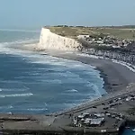 شقة Avec Balcon Au 1er Etage Vue Laterale A 50 Metres De La A Les Bains. مير-لي-بان
