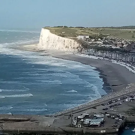 Apartamento Avec Balcon Au 1er étage Vue Latérale à 50 Mètres De La à Les Bains. Mers-les-Bains